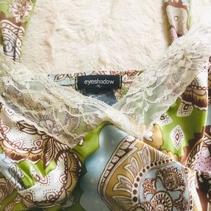 ⭐️💚 Eyeshadow Lace Top💚⭐️